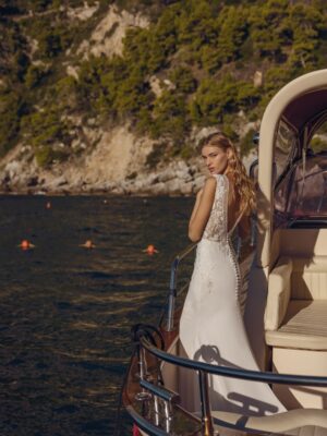 Fit and flare wedding dress Baska by Le Papillon