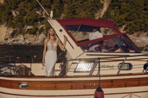 Fit and flare wedding dress Baska by Le Papillon