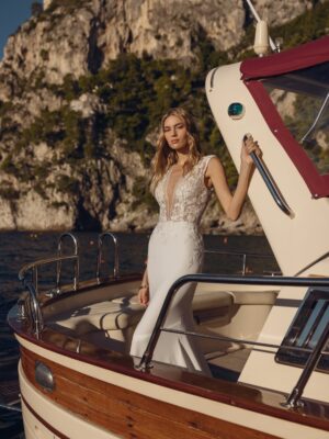 Fit and flare wedding dress Baska by Le Papillon