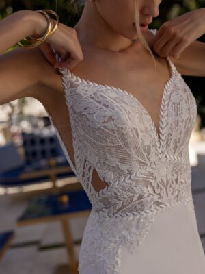 Fit and flare wedding dress Bluelle by Le Papillon