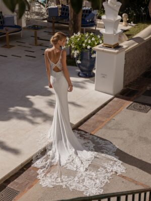 Fit and flare wedding dress Bluelle by Le Papillon