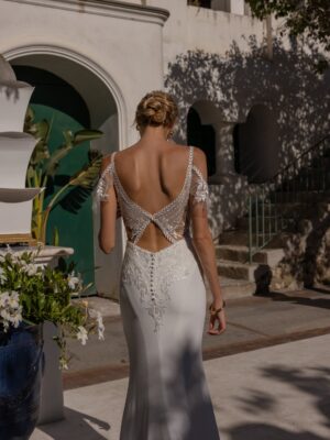 Fit and flare wedding dress Bluelle by Le Papillon