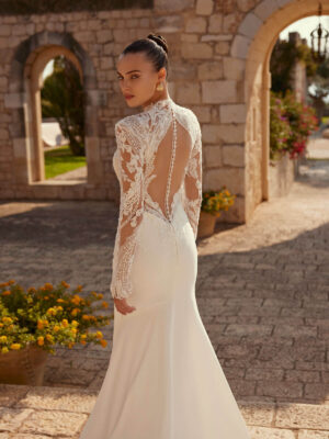 Fit and Flare wedding gown Emmy by Modeca
