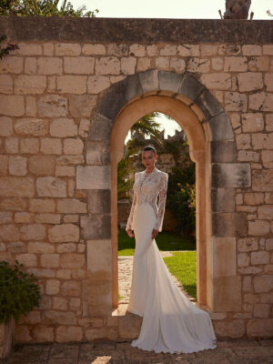 Fit and Flare wedding gown Emmy by Modeca