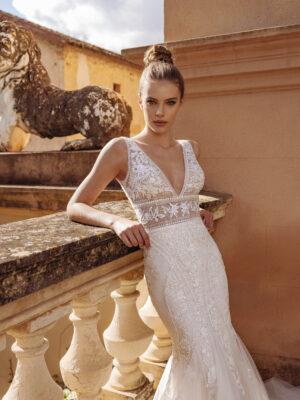 Fit and flare wedding dress Stella by Le Papillon