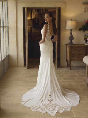 Fit and flare wedding dress Glow by Modeca