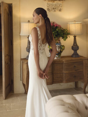 Fit and flare wedding dress Glow by Modeca