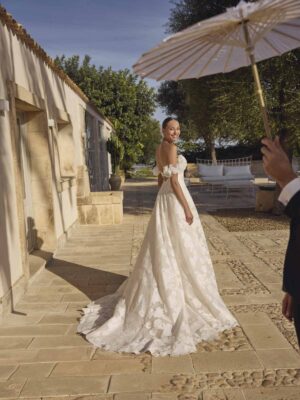 A-line wedding dress Gunilla by Modeca