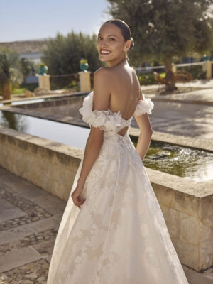 A-line wedding dress Gunilla by Modeca