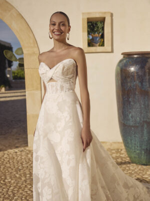 A-line wedding dress Gunilla by Modeca