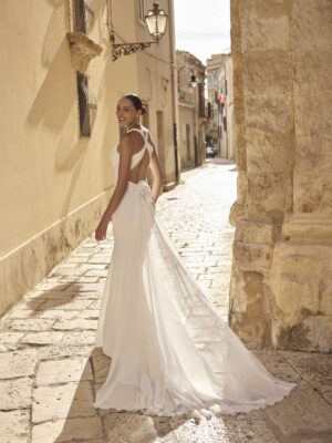 Fit and flare wedding dress Giulia by Modeca
