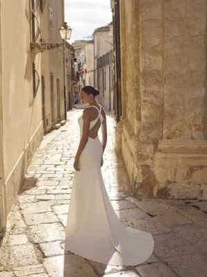 Fit and flare wedding dress Giulia by Modeca