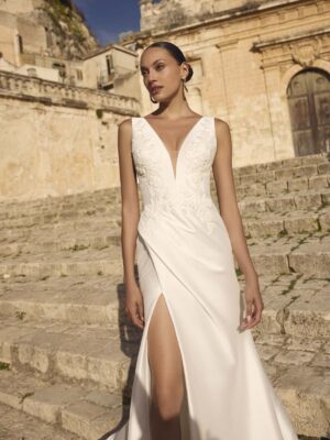 Fit and flare wedding dress Geegee by Modeca