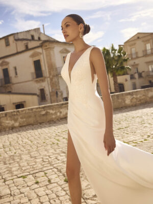 Fit and flare wedding dress Geegee by Modeca