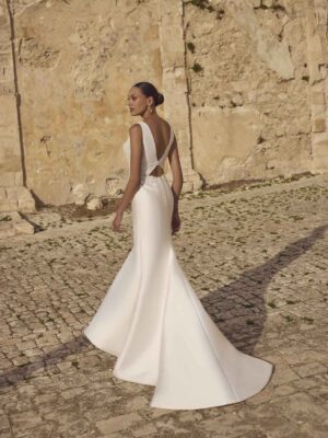 Fit and flare wedding dress Geegee by Modeca