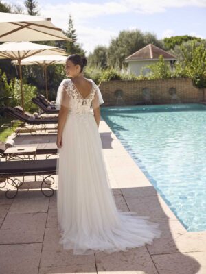 Plus size A-line wedding dress Jada by Modeca Curves