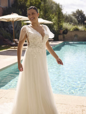 Plus size A-line wedding dress Jada by Modeca Curves