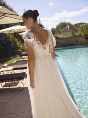 Plus size A-line wedding dress Jada by Modeca Curves