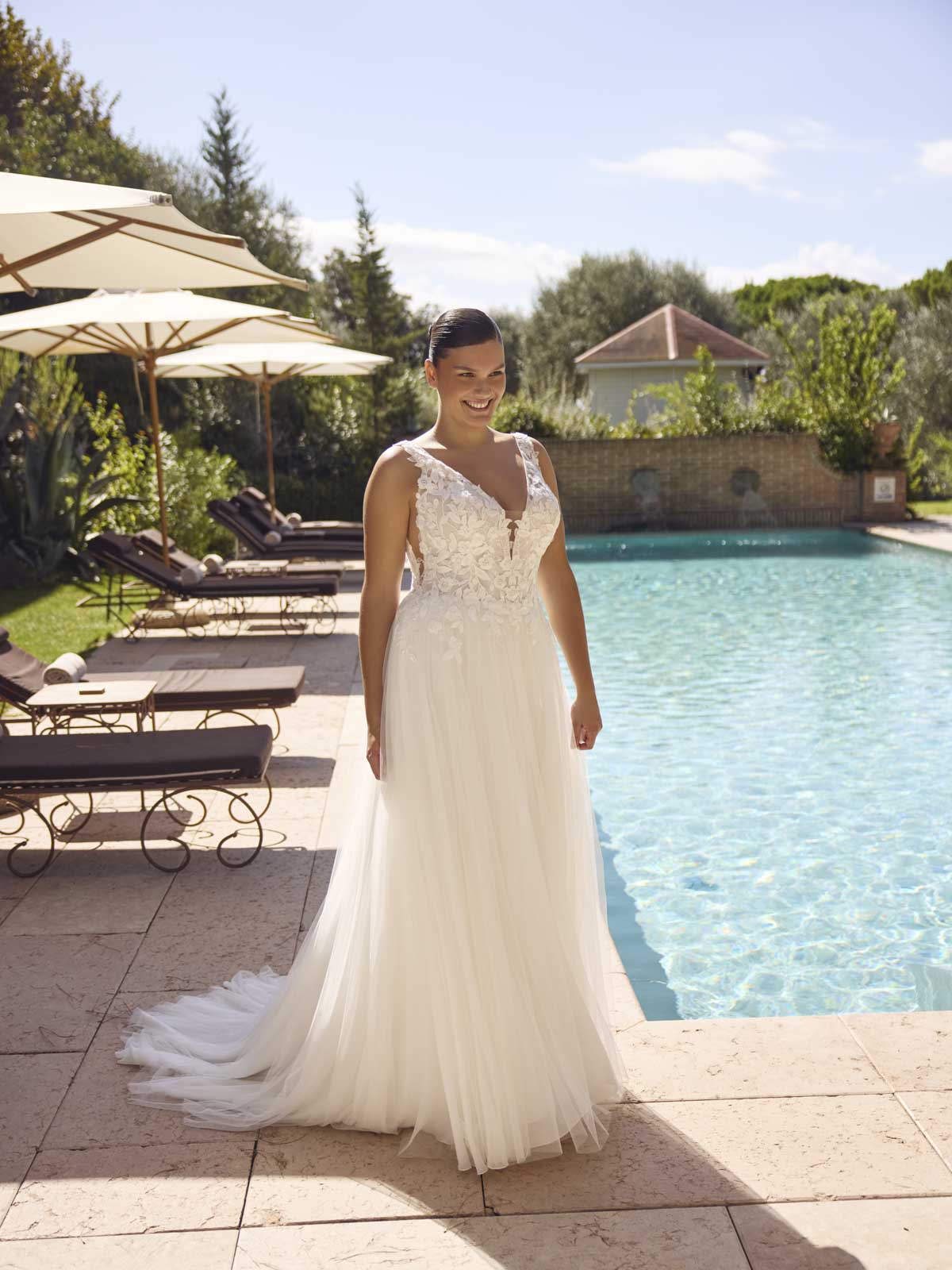 Plus size A-line wedding dress Jada by Modeca Curves