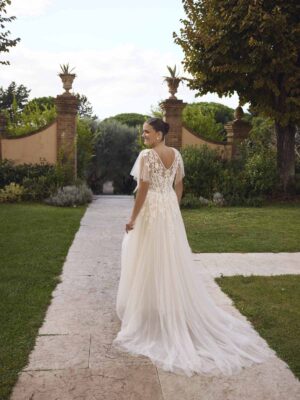 Plus size A-line wedding dress Jewel by Modeca Curves