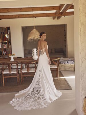 Fit and flare wedding dress Harriet by Le Papillon