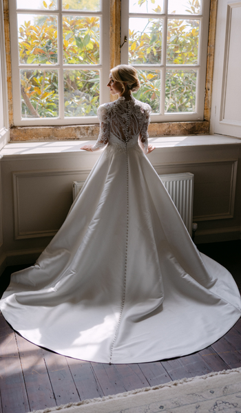 Modeca bride Jessica in her Sylvie wedding dress