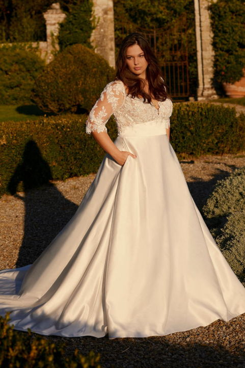 Plus size wedding dress Dreamer-C by Modeca