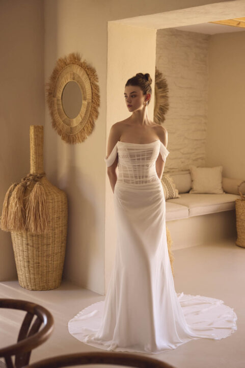 Fit and flare wedding dress Hekla by Modeca