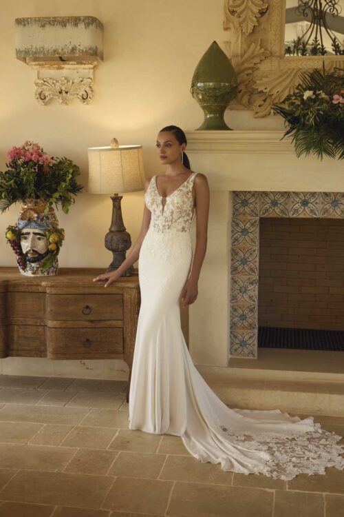 Fit and flare wedding dress Glow by Modeca