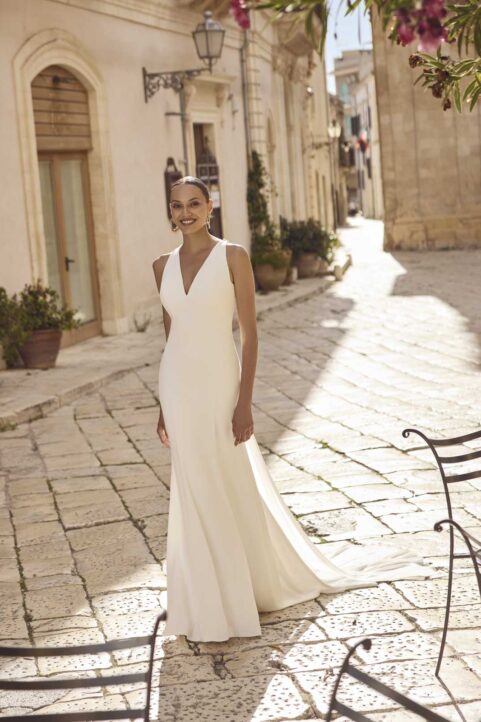 Fit and flare wedding dress Giulia by Modeca