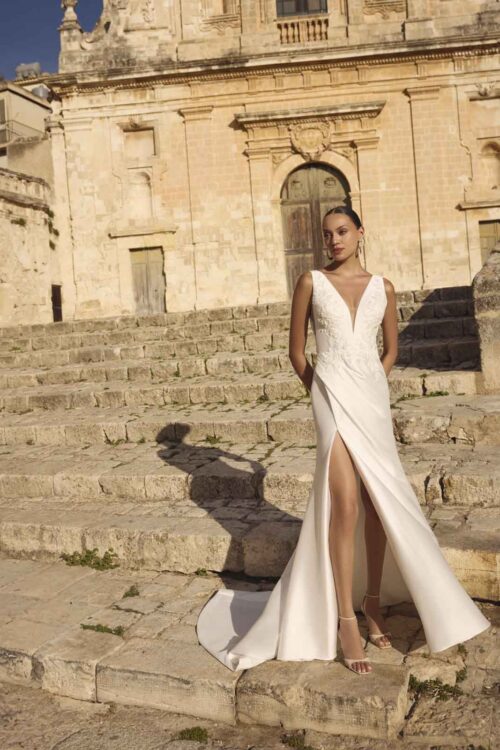 Fit and flare wedding dress Geegee by Modeca