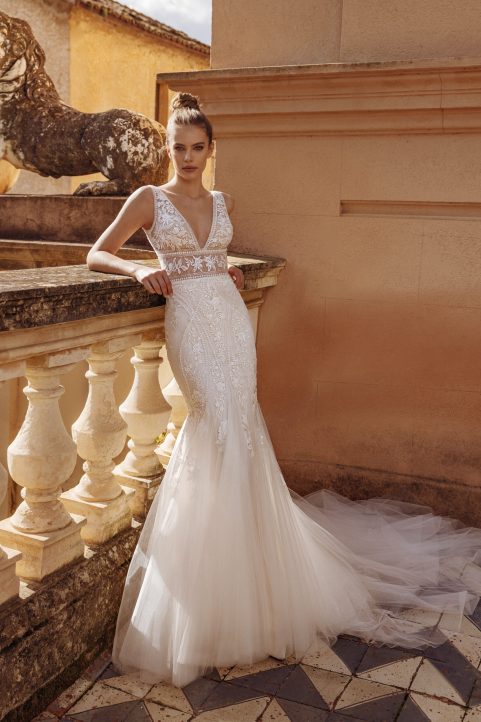 Fit and flare wedding dress Stella by Le Papillon